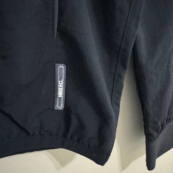 Nike F.C. Woven Midlayer Black Wind Soccer Sweatshirt CT2516-010 Men's S $80 NEW - Picture 6 of 11